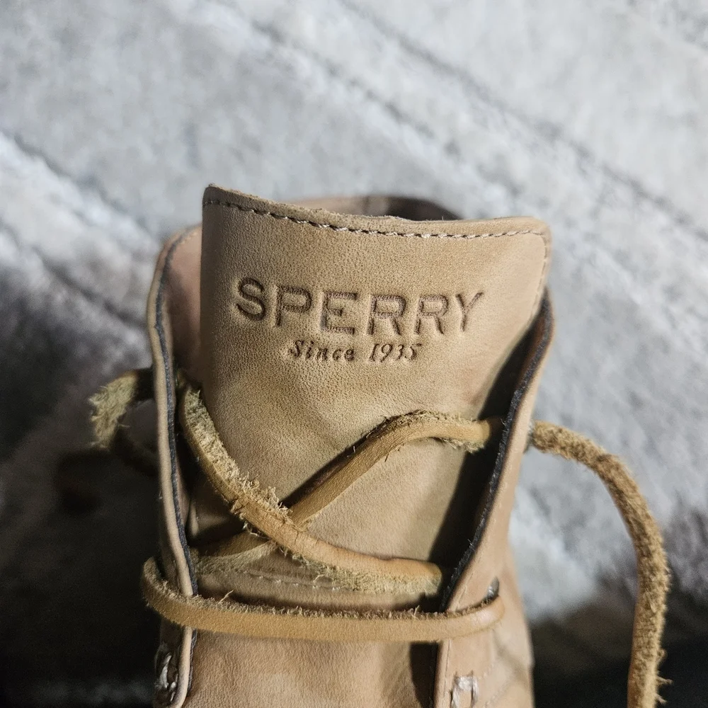 Sperry elegant tan